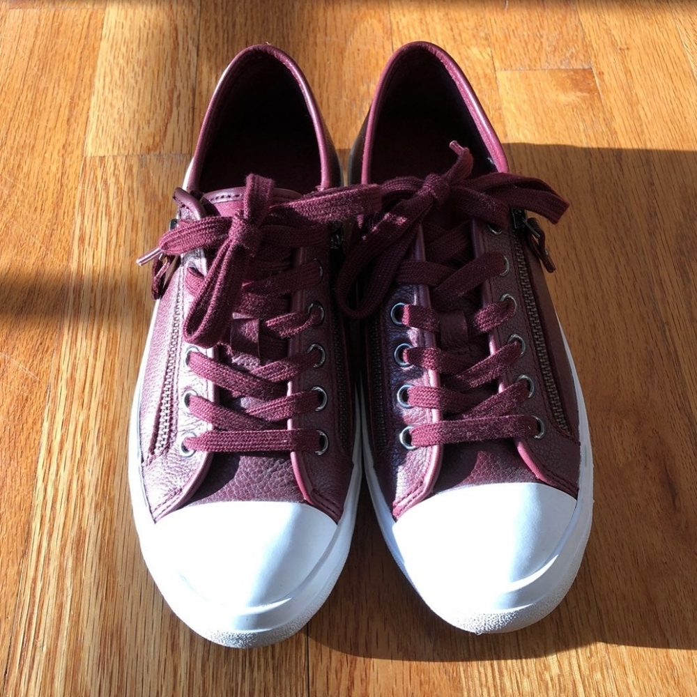 COACH Burgundy Leather Zipper Sneakers